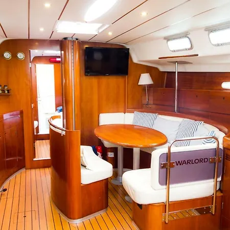 بوتيل Life Aboard A Sailboat فيلا نوفا دي غايا